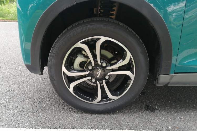 Used Chery New Energy Little Ant 2021 Revised Version 150 000 Yuan Ant Fan Edition New Ant Cool Edition Lithium Iron Phosphate Left Front Wheel Hub