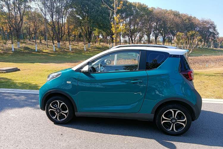 Used Chery New Energy Little Ant 2021 200 000 Yuan "Ant Fan" Edition Energized Version NMC Lithium Battery 301 km Left Side