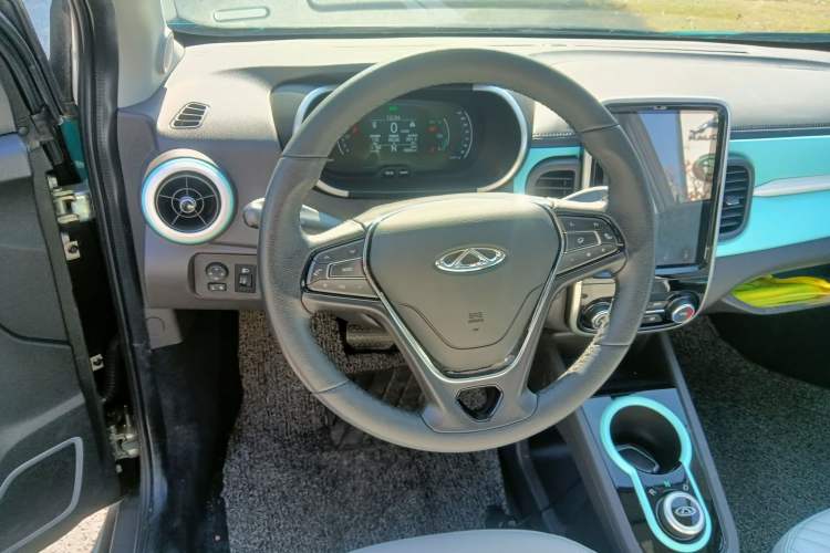 Used Chery New Energy Little Ant 2021 200 000 Yuan "Ant Fan" Edition Energized Version NMC Lithium Battery 301 km Steering Wheel
