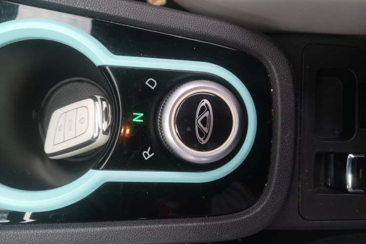 Used Chery New Energy Little Ant 2021 200 000 Yuan Ant Fan Edition Energized Version NMC Lithium Battery 408 km Gear Lever