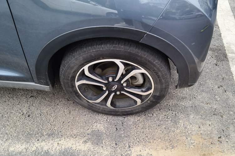 Used Chery New Energy Little Ant 2021 150 000 Yuan "Ant Fan" Edition New Ant Xuan Version Lithium-NMC Battery Right Front Wheel Hub