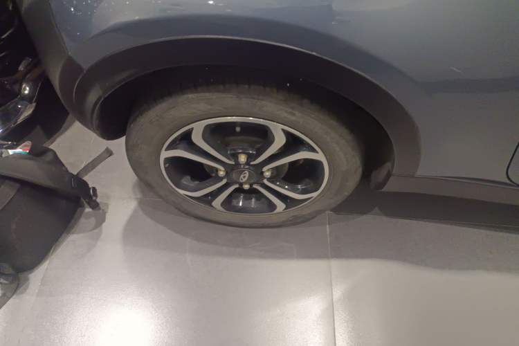 Used Chery New Energy Little Ant 2021 150 000 Yuan Ant Fan Edition New Ant Xuan Version Lithium Iron Phosphate Right Rear Wheel Hub