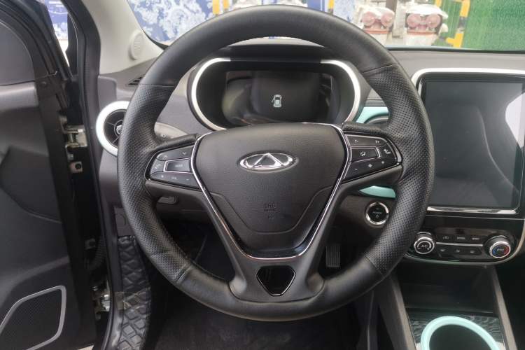 Used Chery New Energy Little Ant 2021 200 000 Yuan Ant Fan Edition Energized Version NMC Lithium Battery 408 km Steering Wheel