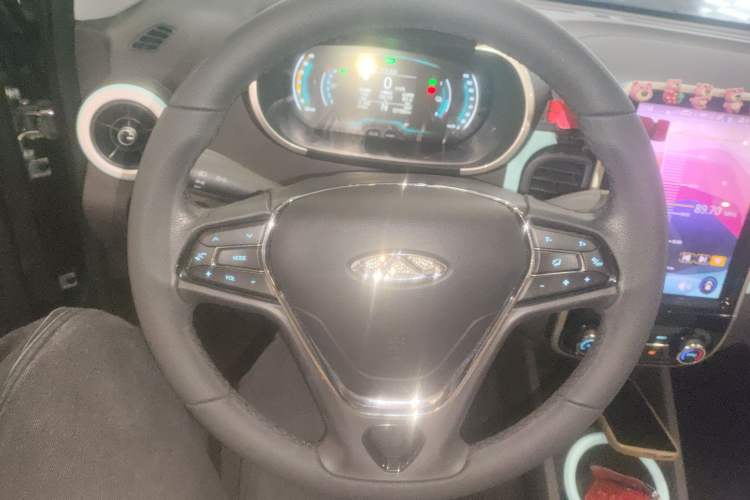Used Chery New Energy Little Ant 2021 200 000-Yuan Ant Fan Edition Talent Version NMC Battery 301 km Steering Wheel