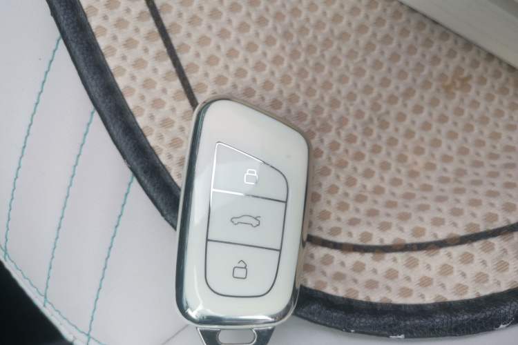 Used Chery New Energy Little Ant 2021 200 000 Yuan Ant Fan Edition Energized Version NMC Lithium Battery 408 km Vehicle Key