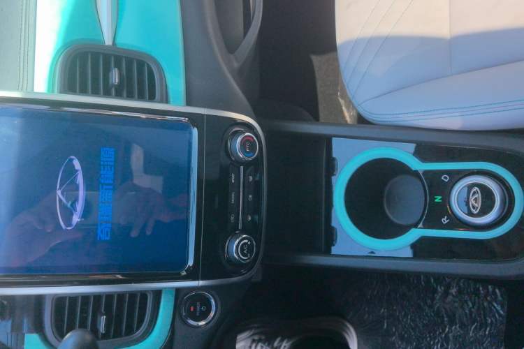 Used Chery New Energy Little Ant 2021 200 000-Yuan Ant Fan Edition Oxygen Version Lithium-Ion Battery 301 km Audio And AC Panel