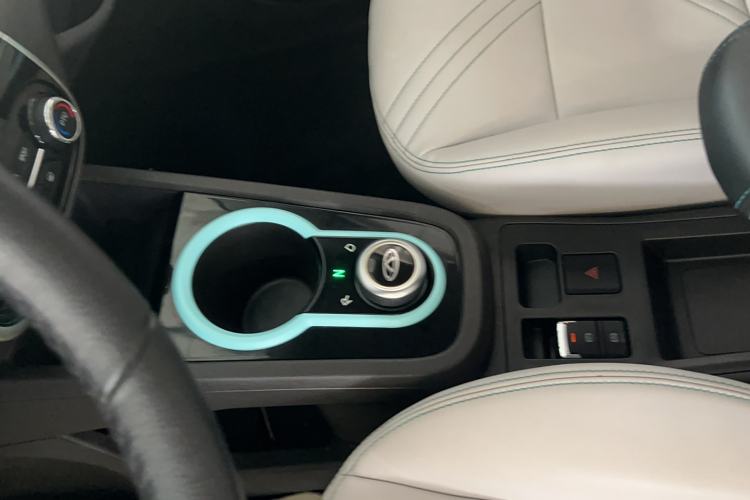 Used Chery New Energy Little Ant 2021 200 000-Yuan Ant Fan Edition Talent Version Lithium Iron Phosphate 301 km Gear Lever
