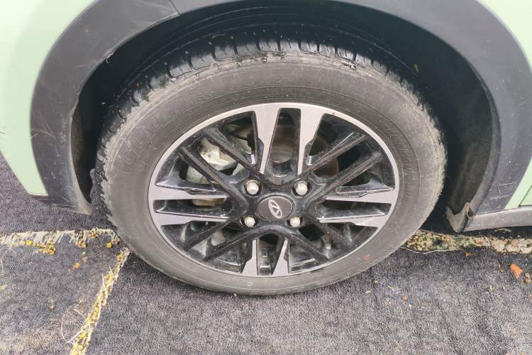 Used Chery New Energy Little Ant 2021 200 000-Yuan Ant Fan Edition Oxygen Version Lithium Iron Phosphate 301 km Left Front Wheel Hub