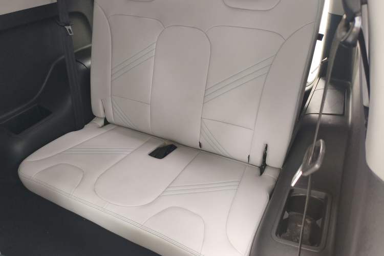 Used Chery New Energy Little Ant 2021 200 000-Yuan Ant Fan Edition Oxygen Version Lithium Iron Phosphate 301 km Left Rear Seat