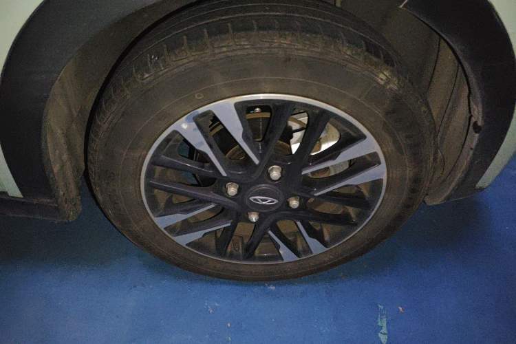 Used Chery New Energy Little Ant 2021 200 000-Yuan Ant Fan Edition Oxygen Version Lithium Iron Phosphate 301 km Right Front Wheel Hub