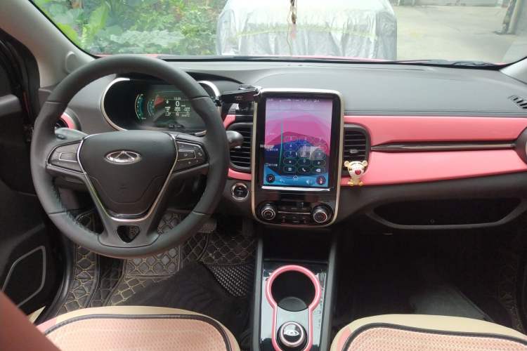 Used Chery New Energy Little Ant 2021 200 000-Yuan Ant Fan Edition Talent Version NMC Battery 408 km续航 Center Console