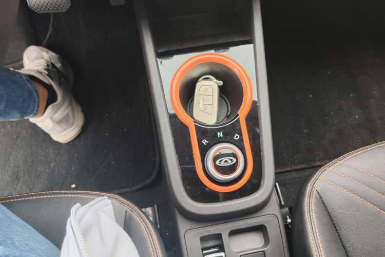 Used Chery New Energy Little Ant 2021 200 000-Yuan Ant Fan Edition Talent Version Lithium Iron Phosphate 301 km Interior 3