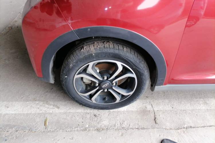 Used Chery New Energy Little Ant 2021 150 000 Yuan Ant Fan Edition Ant Stylish Version Lithium-Ion Battery Left Front Wheel Hub