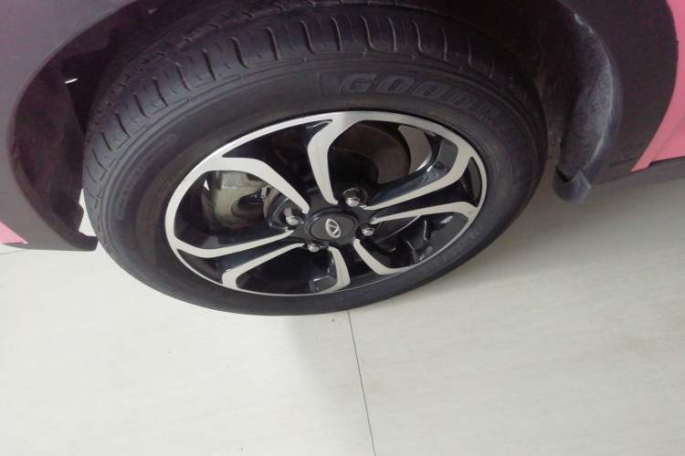 Used Chery New Energy Little Ant 2021 200 000 Yuan Ant Fan Edition Energized Version Lithium Iron Phosphate 301 km Left Front Wheel Hub