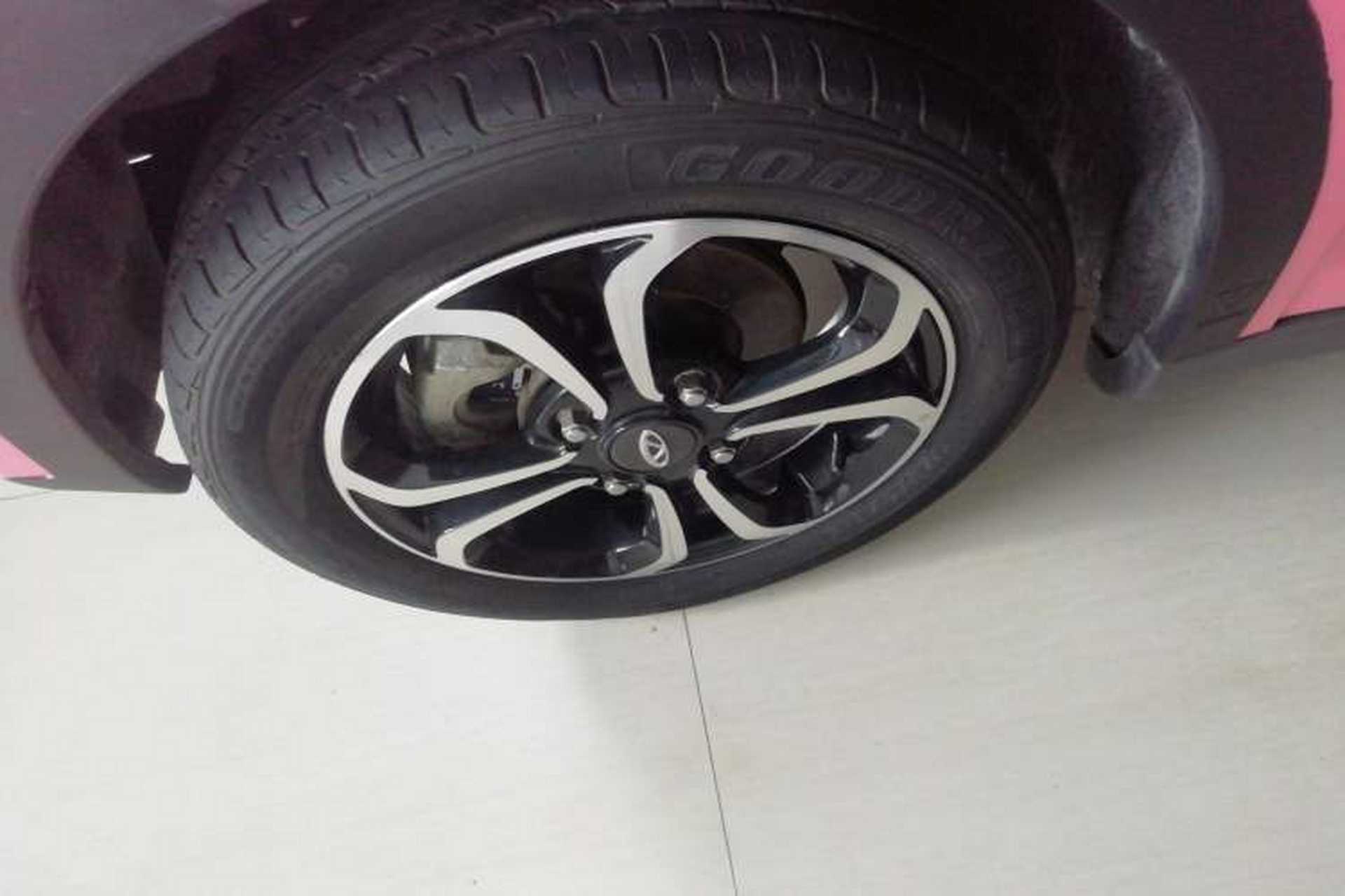 Used Chery New Energy Little Ant 2021 200 000 Yuan Ant Fan Edition Energized Version Lithium Iron Phosphate 301 km Left Front Wheel Hub