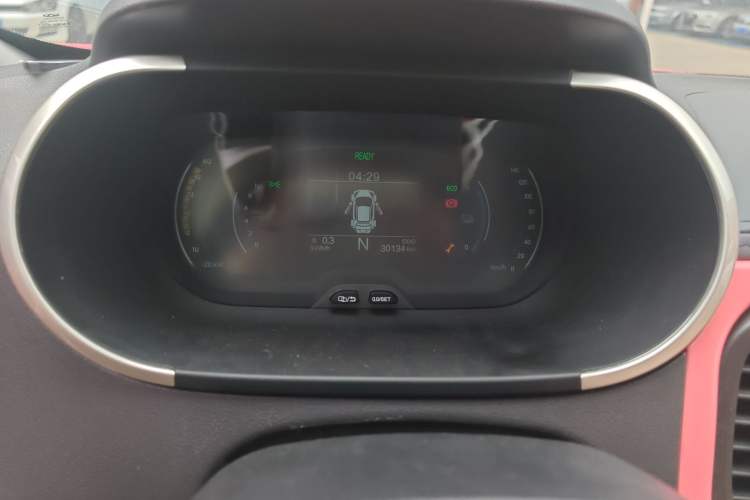 Used Chery New Energy Little Ant 2021 200 000-Yuan Ant Fan Edition Talent Version NMC Battery 301 km Odometer Close Up