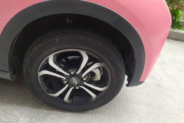 Used Chery New Energy Little Ant 2021 200 000-Yuan Ant Fan Edition Talent Version NMC Battery 408 km续航 Right Front Wheel Hub