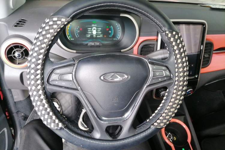 Used Chery New Energy Little Ant 2021 150 000 Yuan Ant Fan Edition Ant Stylish Version Lithium-Ion Battery Steering Wheel