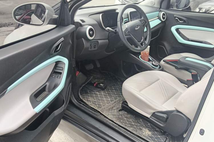 Used Chery New Energy Little Ant 2021 200 000-Yuan Ant Fan Edition Talent Version Lithium Iron Phosphate 301 km Interior 3