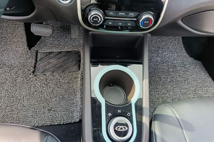 Used Chery New Energy Little Ant 2021 150 000 Yuan "Ant Fan" Edition New Ant Cool Version Lithium-Ion Battery Interior 4