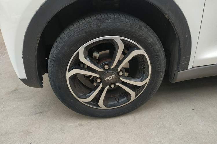Used Chery New Energy Little Ant 2021 150 000 Yuan Ant Fan Edition Ant Trend Version Lithium-Ion Battery Left Front Wheel Hub