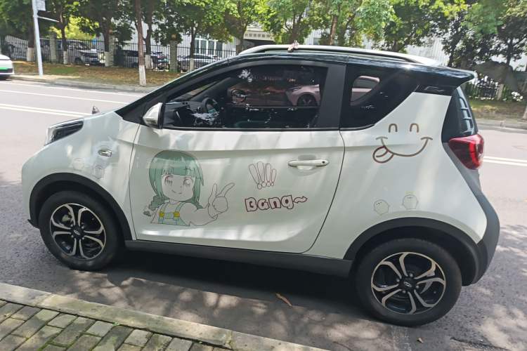 Used Chery New Energy Little Ant 2021 200 000 Yuan Ant Fan Edition Energized Version NMC Lithium Battery 408 km Left Side
