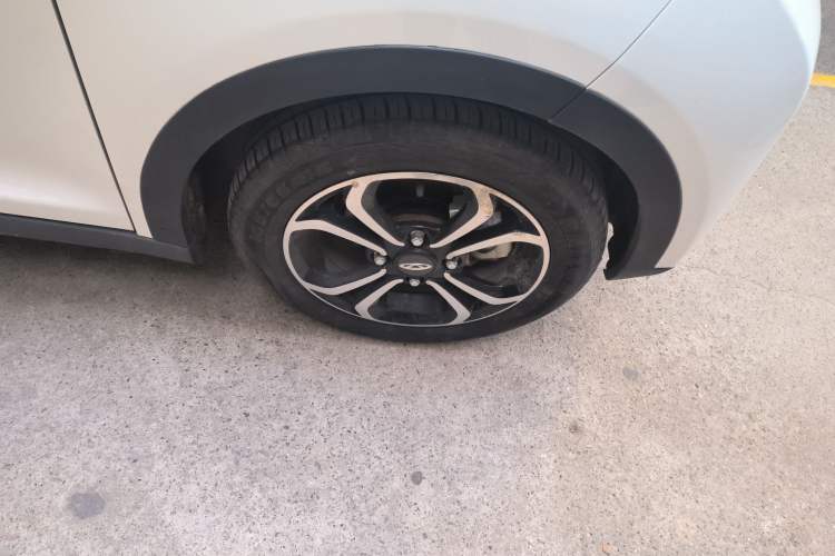 Used Chery New Energy Little Ant 2021 150 000 Yuan "Ant Fan" Edition New Ant Cool Version Lithium-Ion Battery Right Front Wheel Hub