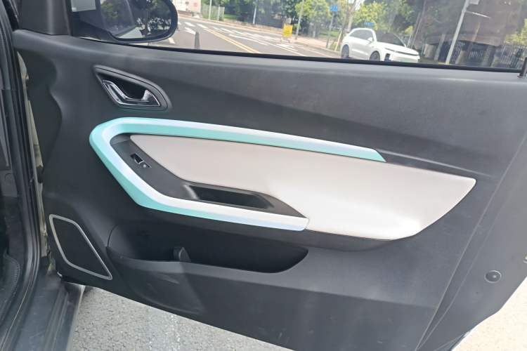 Used Chery New Energy Little Ant 2021 200 000 Yuan Ant Fan Edition Energized Version NMC Lithium Battery 408 km Right Rear Door Interior