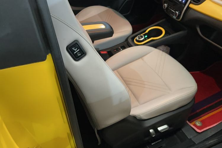 Used Chery New Energy Little Ant 2021 200 000-Yuan Ant Fan Edition Talent Version NMC Battery 301 km Right Front Seat