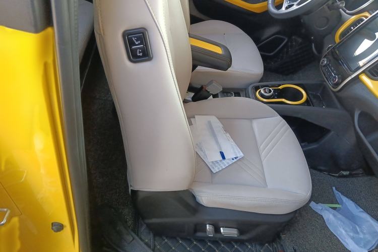 Used Chery New Energy Little Ant 2021 150 000 Yuan "Ant Fan" Edition New Ant Cool Version Lithium-Ion Battery Right Front Seat