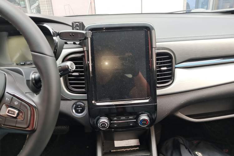 Used Chery New Energy Little Ant 2022 Restyled Version Sweet Pink Edition Half-Sugar Version 30.6 kWh 30 kW 301 km Audio And AC Panel