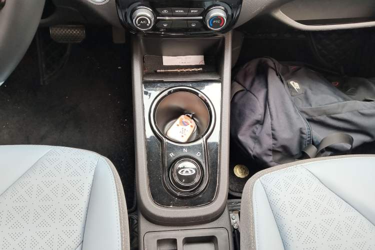 Used Chery New Energy Little Ant 2022 Restyled Version Sweet Pink Edition Half-Sugar Version 30.6 kWh 30 kW 301 km Gear Lever
