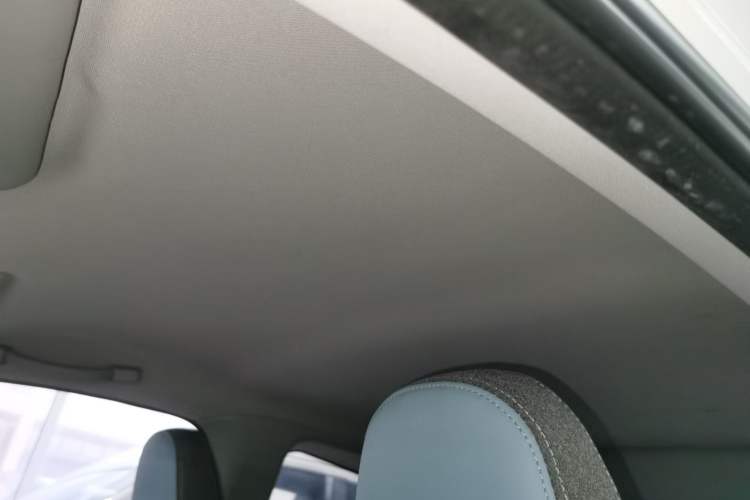 Used Chery New Energy Little Ant 2022 Restyled Version Sweet Pink Edition Half-Sugar Version 30.6 kWh 30 kW 301 km Headliner
