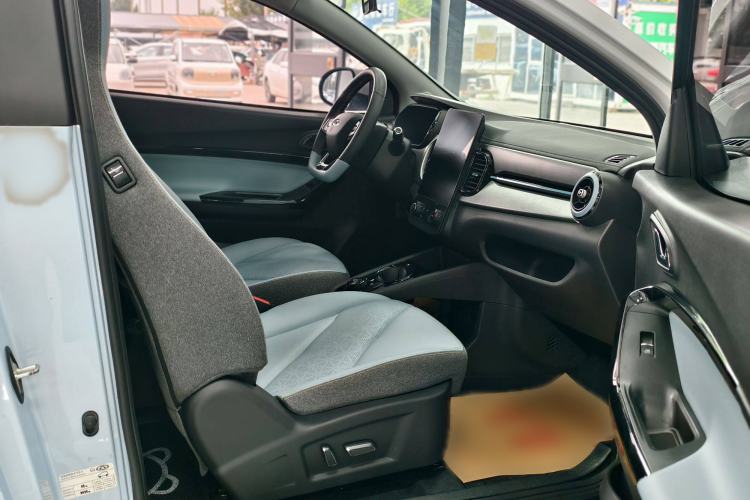 Used Chery New Energy Little Ant 2022 300 000 Yuan "Ant Fan" Edition "Extra Sweet" Version Lithium Iron Phosphate 29.2 kWh 30 kW 301 km Interior 2