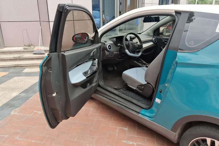 Used Chery New Energy Little Ant 2022 Restyled Version Sweet Pink Edition Half-Sugar Version 30.6 kWh 30 kW 301 km Interior 3