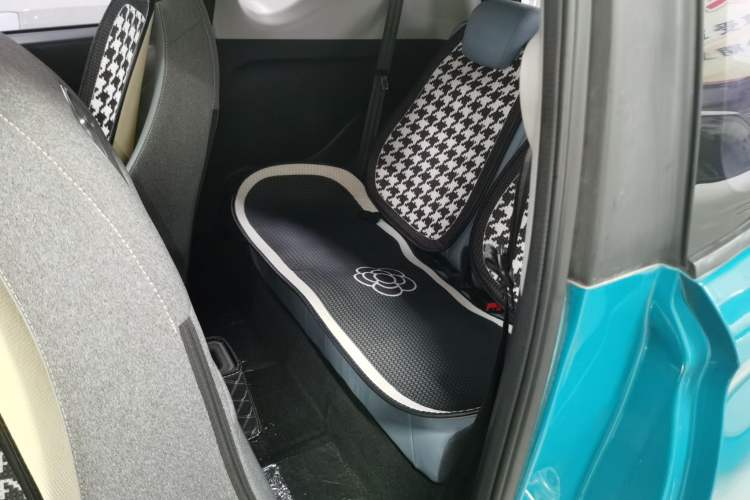 Used Chery New Energy Little Ant 2022 Restyled Version Sweet Pink Edition Half-Sugar Version 30.6 kWh 30 kW 301 km Interior 4