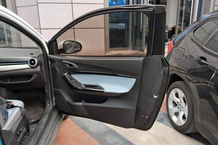 Used Chery New Energy Little Ant 2022 Restyled Version Sweet Pink Edition Half-Sugar Version 30.6 kWh 30 kW 301 km Interior 5