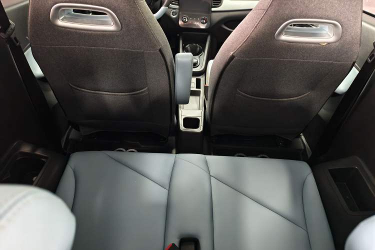 Used Chery New Energy Little Ant 2022 300 000 Yuan "Ant Fan" Edition "Extra Sweet" Version Lithium Iron Phosphate 29.2 kWh 30 kW 301 km Interior 5