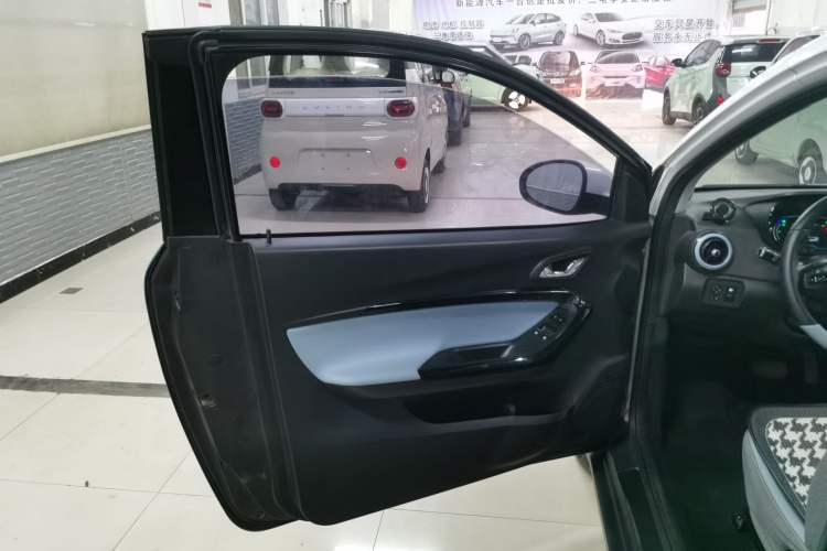Used Chery New Energy Little Ant 2022 Restyled Version Sweet Pink Edition Half-Sugar Version 30.6 kWh 30 kW 301 km Interior 8