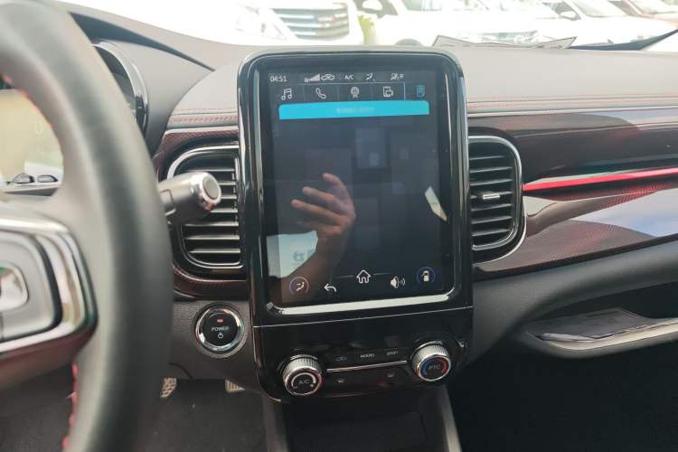 Used Chery New Energy Little Ant 2022 Restyled Version Sweet Pink Edition Low-Sugar Version Lithium Iron Phosphate Battery 30.7 kWh 30 kW 301 km Audio And AC Panel