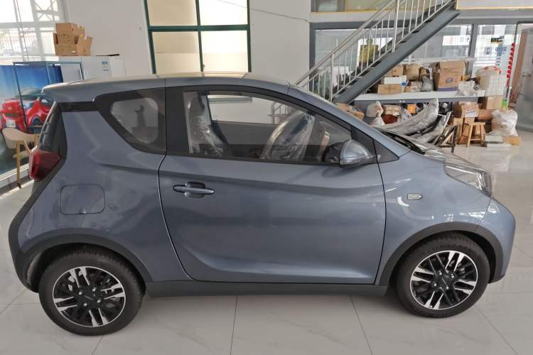 Used Chery New Energy Little Ant 2022 Revised Version Sweet Pink Edition Half-Sugar Version Lithium Iron Phosphate 30.7 kWh 30 kW 301 km Exterior 2