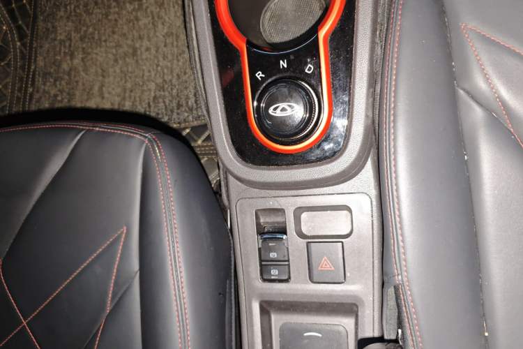Used Chery New Energy Little Ant 2022 Revised Version Sweet Pink Edition Half-Sugar Version Lithium Iron Phosphate 30.7 kWh 30 kW 301 km Gear Lever