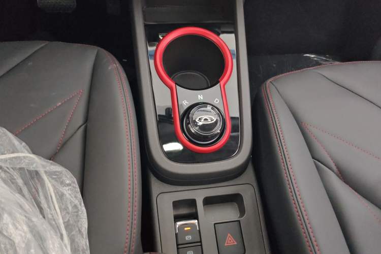 Used Chery New Energy Little Ant 2022 Revised Version Sweet Pink Edition Half-Sugar Version Lithium Iron Phosphate 30.7 kWh 30 kW 301 km Gear Lever