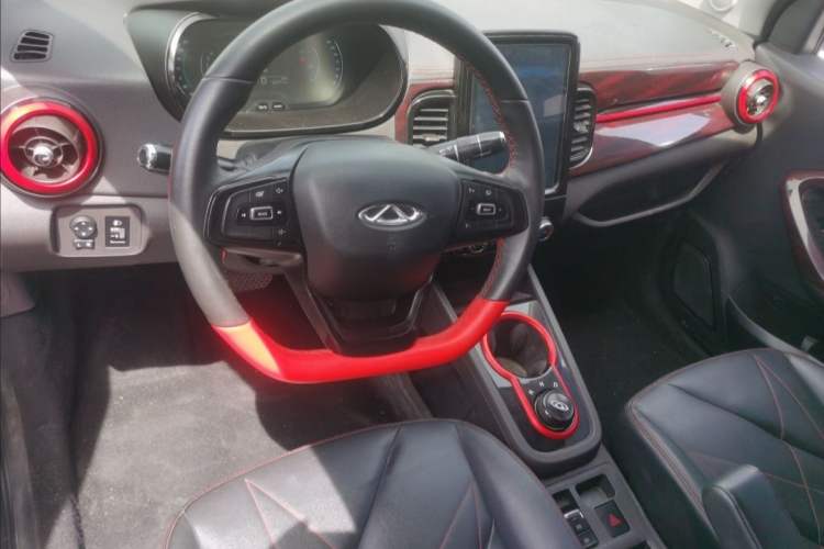 Used Chery New Energy Little Ant 2022 Sweet Pink Edition Half-Sugar Version Lithium Iron Phosphate 29.2 kWh 30 kW 301 km Interior 1