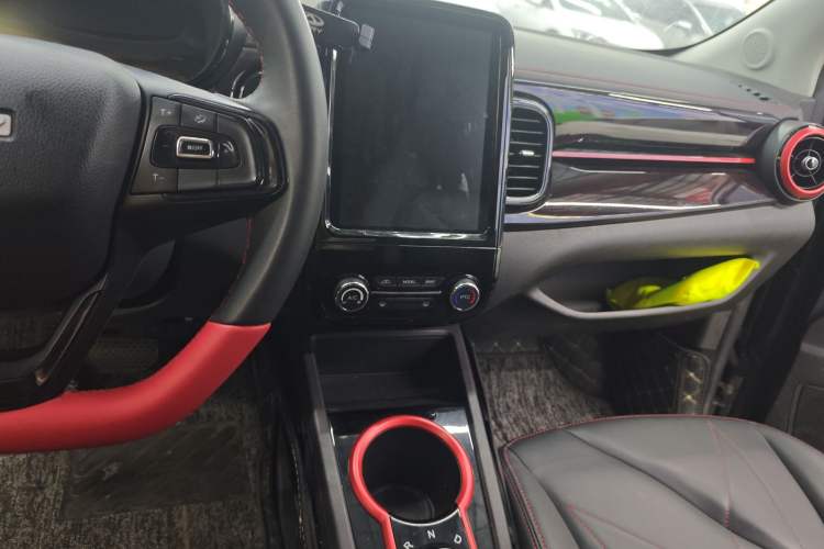 Used Chery New Energy Little Ant 2022 Revised Version Sweet Pink Edition Half-Sugar Version Lithium Iron Phosphate 30.7 kWh 30 kW 301 km Interior 1