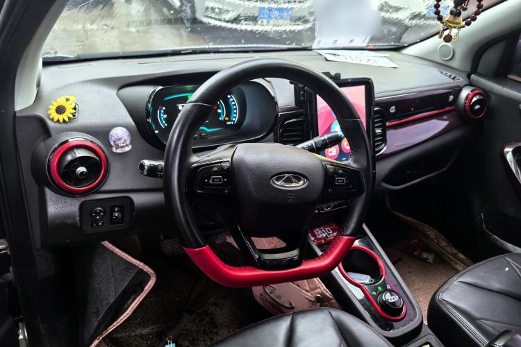 Used Chery New Energy Little Ant 2022 Revised Version Sweet Pink Edition Half-Sugar Version Lithium Iron Phosphate 30.7 kWh 30 kW 301 km Interior 2