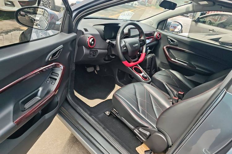 Used Chery New Energy Little Ant 2022 Restyled Version Sweet Pink Edition Low-Sugar Version Lithium Iron Phosphate Battery 30.7 kWh 30 kW 301 km Interior 3