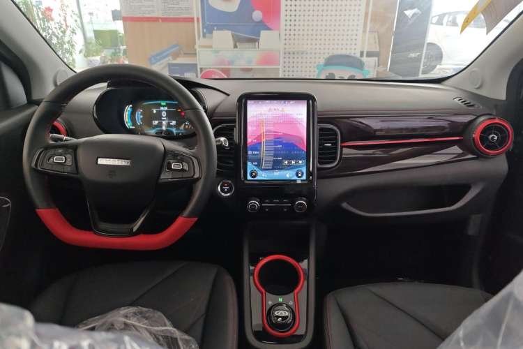 Used Chery New Energy Little Ant 2022 Revised Version Sweet Pink Edition Half-Sugar Version Lithium Iron Phosphate 30.7 kWh 30 kW 301 km Interior 3