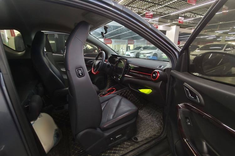 Used Chery New Energy Little Ant 2022 Revised Version Sweet Pink Edition Half-Sugar Version Lithium Iron Phosphate 30.7 kWh 30 kW 301 km Interior 4