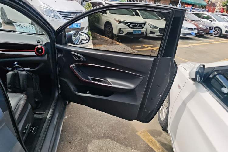 Used Chery New Energy Little Ant 2022 Restyled Version Sweet Pink Edition Low-Sugar Version Lithium Iron Phosphate Battery 30.7 kWh 30 kW 301 km Interior 5